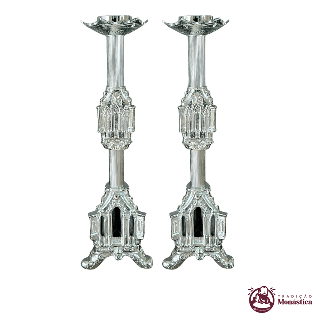 Conjunto de Castiçal de Vela - Gótico - 2pçs Niquelado Conjunto de Castiçal de Vela - Gótico - 2pçs Niquelado
