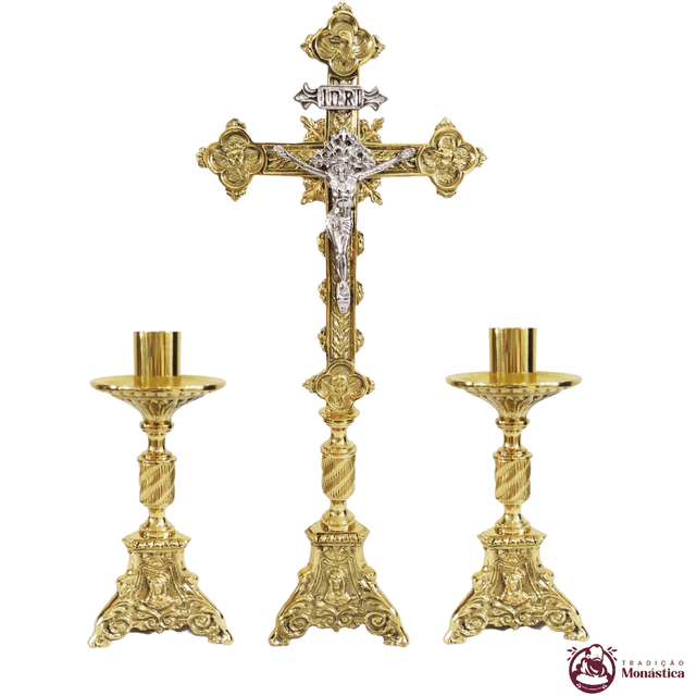Conjunto de Castiçal de Vela e Cruz para Altar - Base JMJ Pequeno - 3pçs Bronze Conjunto de Castiçal de Vela e Cruz para Altar - Base JMJ Pequeno - 3pçs Bronze