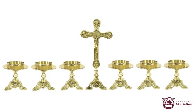 Conjunto Pequeno de Castiçal de Vela e Cruz para Altar - 7pçs Bronze Conjunto Pequeno de Castiçal de Vela e Cruz para Altar - 7pçs Bronze